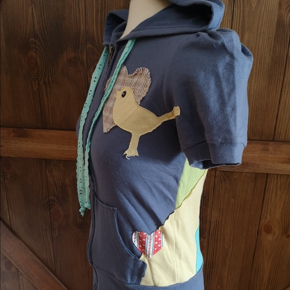 ❤️ 3/$25 Crafty Couture revamped short sleeve zip hoodie school ducky sparrow - Picture 2 of 4